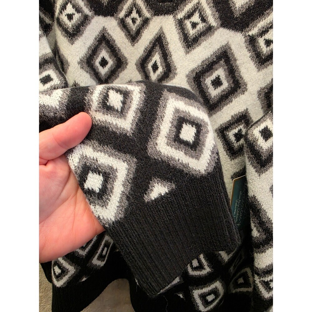 Abbott Elementary sweater - Picture 4 of 6